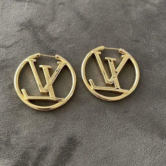 Earrings…Earrings..Gold 4cm LV - Picture 4 of 4